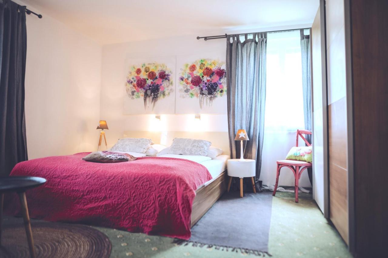 Das Hotel Stern, B&B Kg - Digital & Contactless Check-In Sankt Gilgen Exterior photo